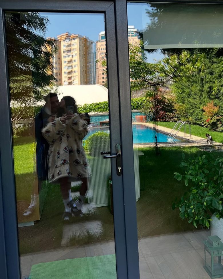 Hazal Subaşı iubit