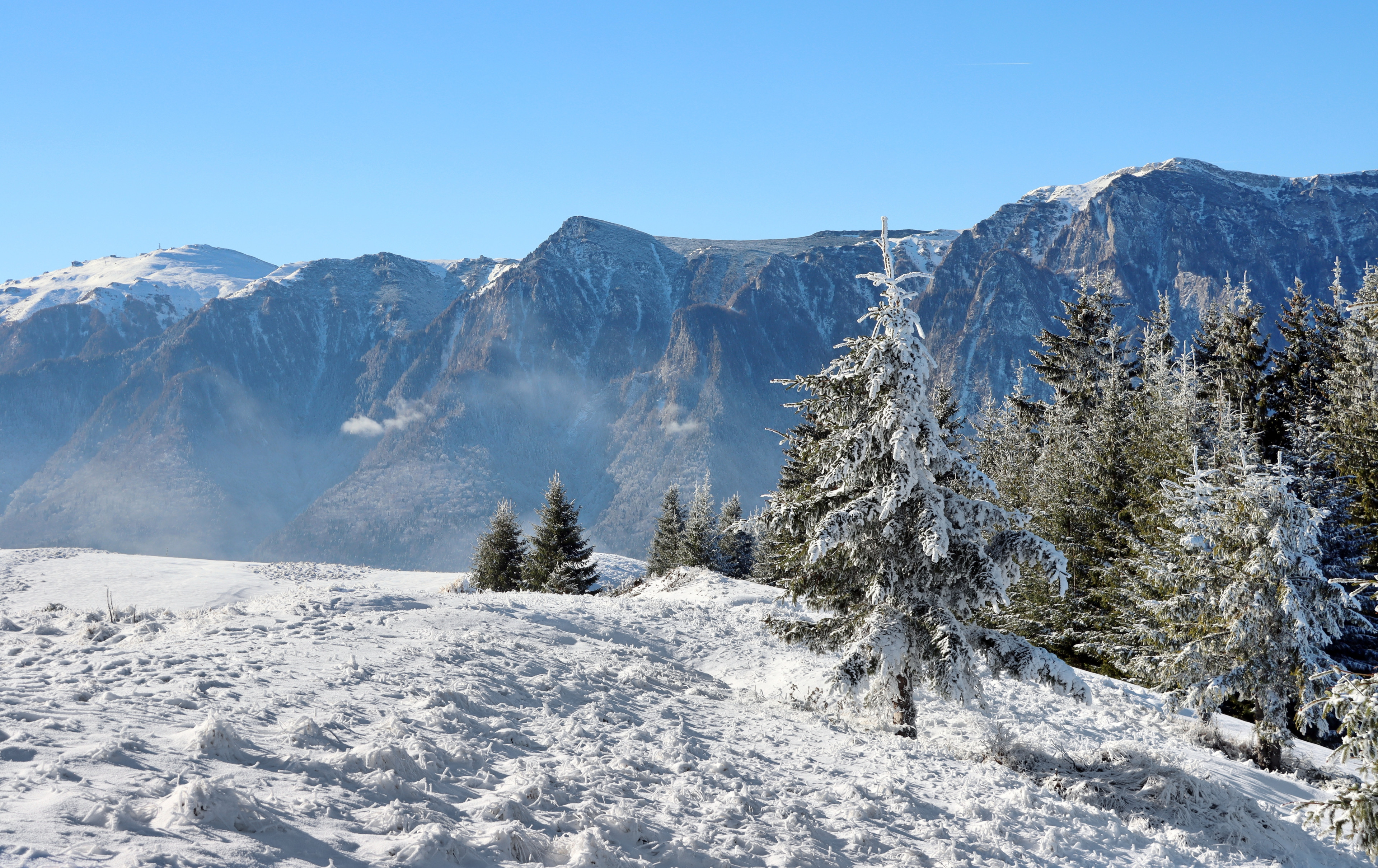 Ciclonul Erminio ajunge în România. Meteorologii anunță strat de zăpadă de până la 20 de cm la munte și ploi în restul regiunilor