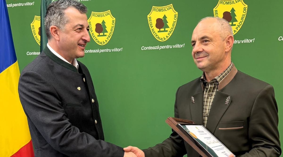 Aurel Fandreș, pădurarul care a mers 30 de km pentru a le salva pe cele două fetițe, premiat de Romsilva: „Erau în mare pericol fetițele pentru că sunt urși acolo”