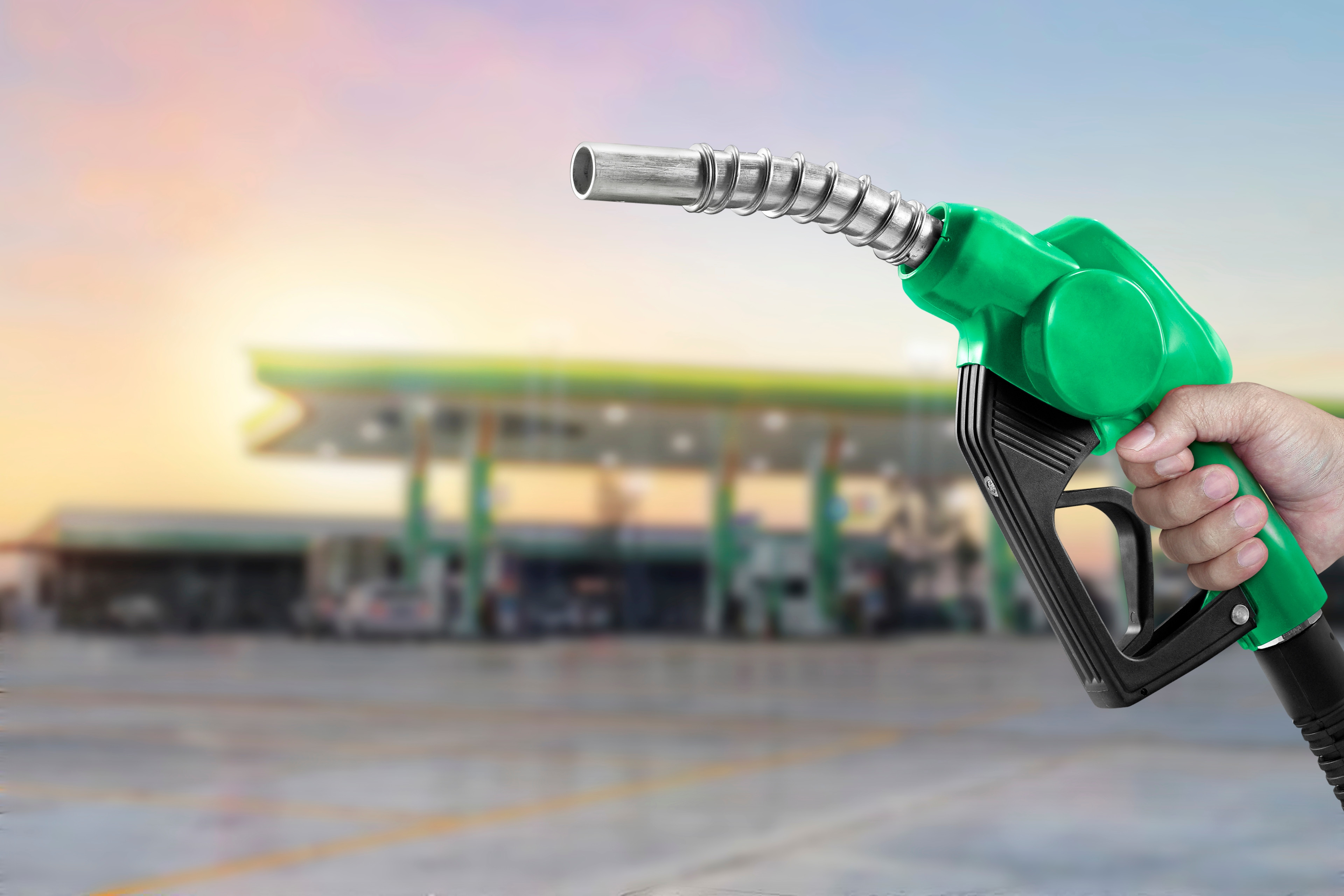 Preț carburanți joi, 2 aprilie 2026. Unde găsești cei mai ieftin carburanți din țară azi