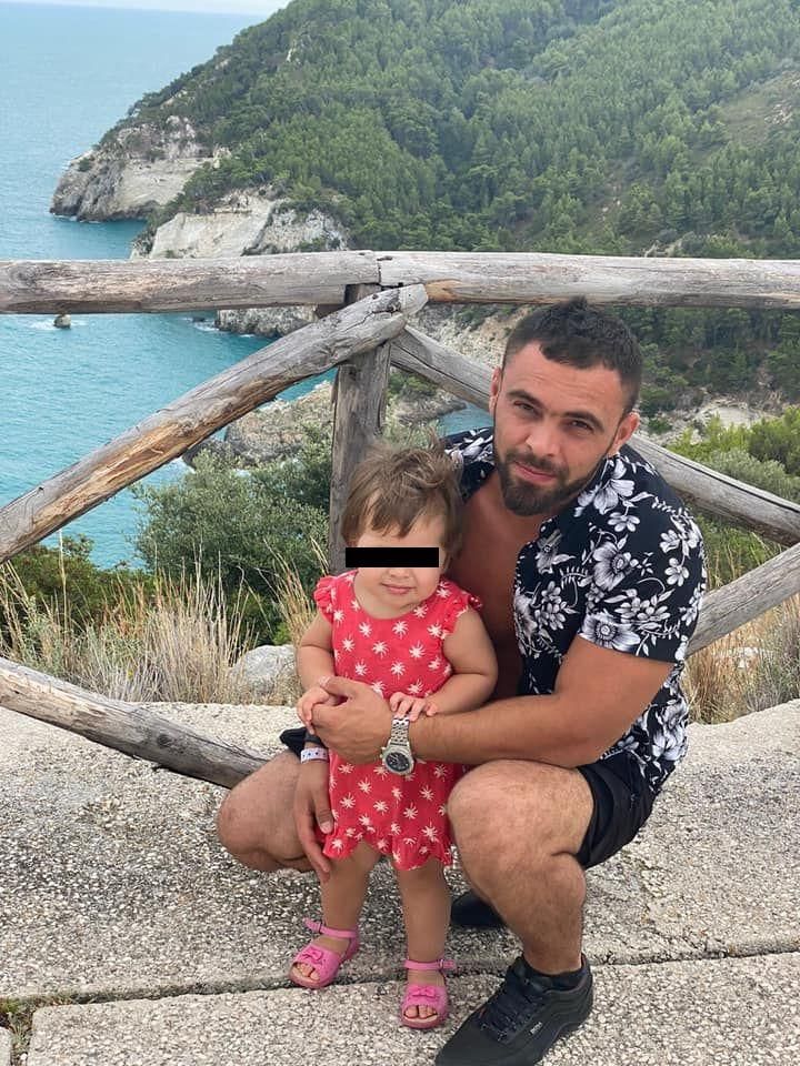 Un român de 31 de ani a sfârșit într-un grav incident rutier, în Italia. Vasile, a fost aruncat de pe motor direct pe asfalt