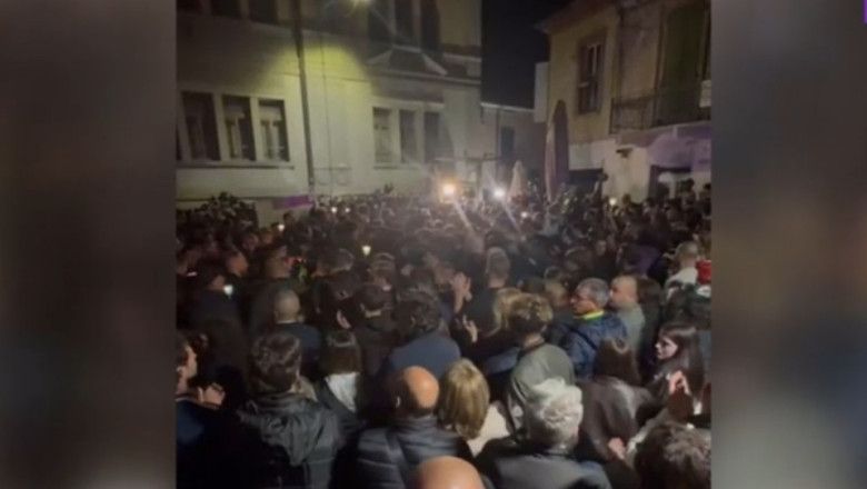 Italieni în stradă