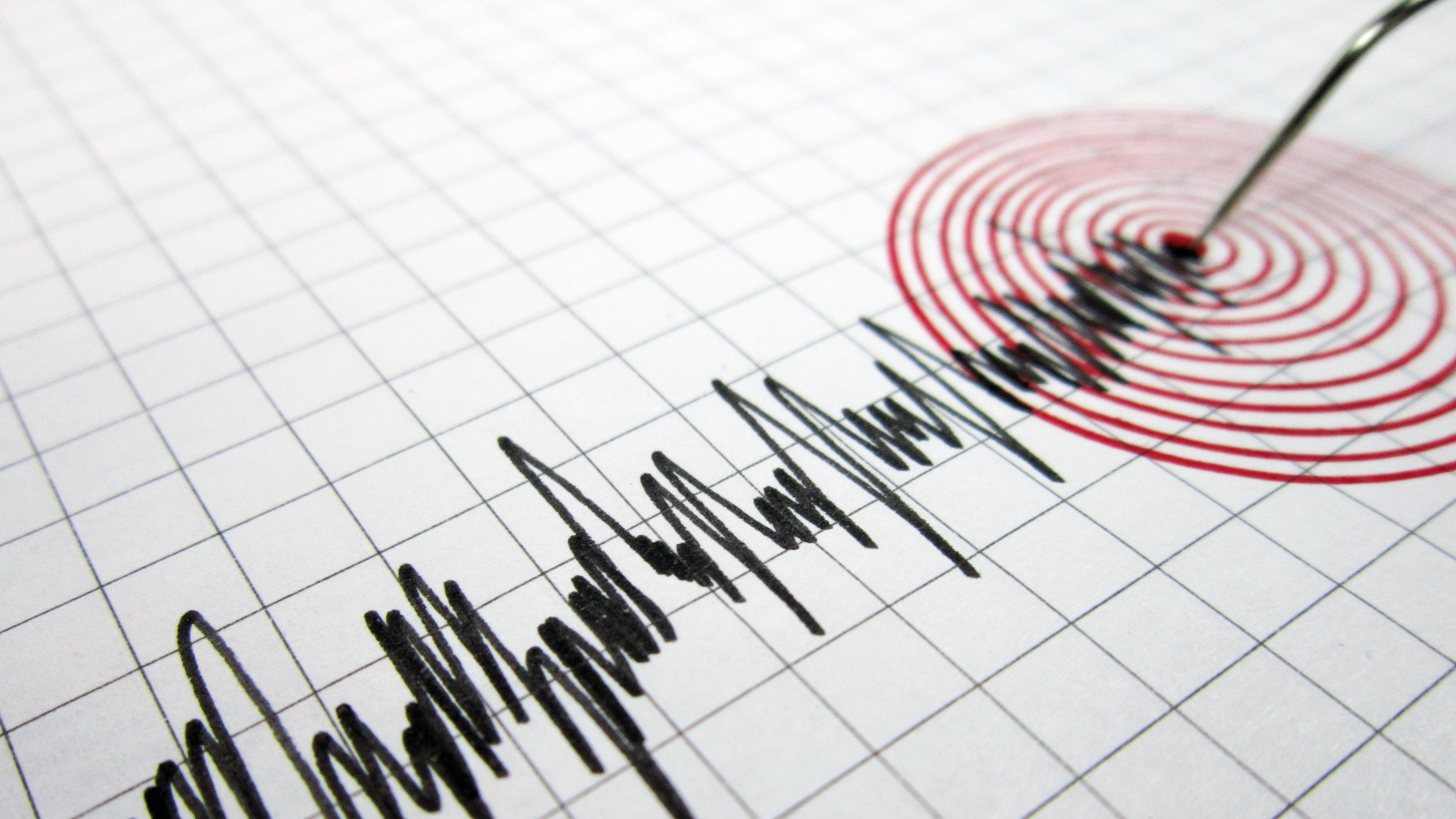 Două mișcări tectonice azi-noapte în România! Seismele s-au produs la o diferență de doar 10 minute