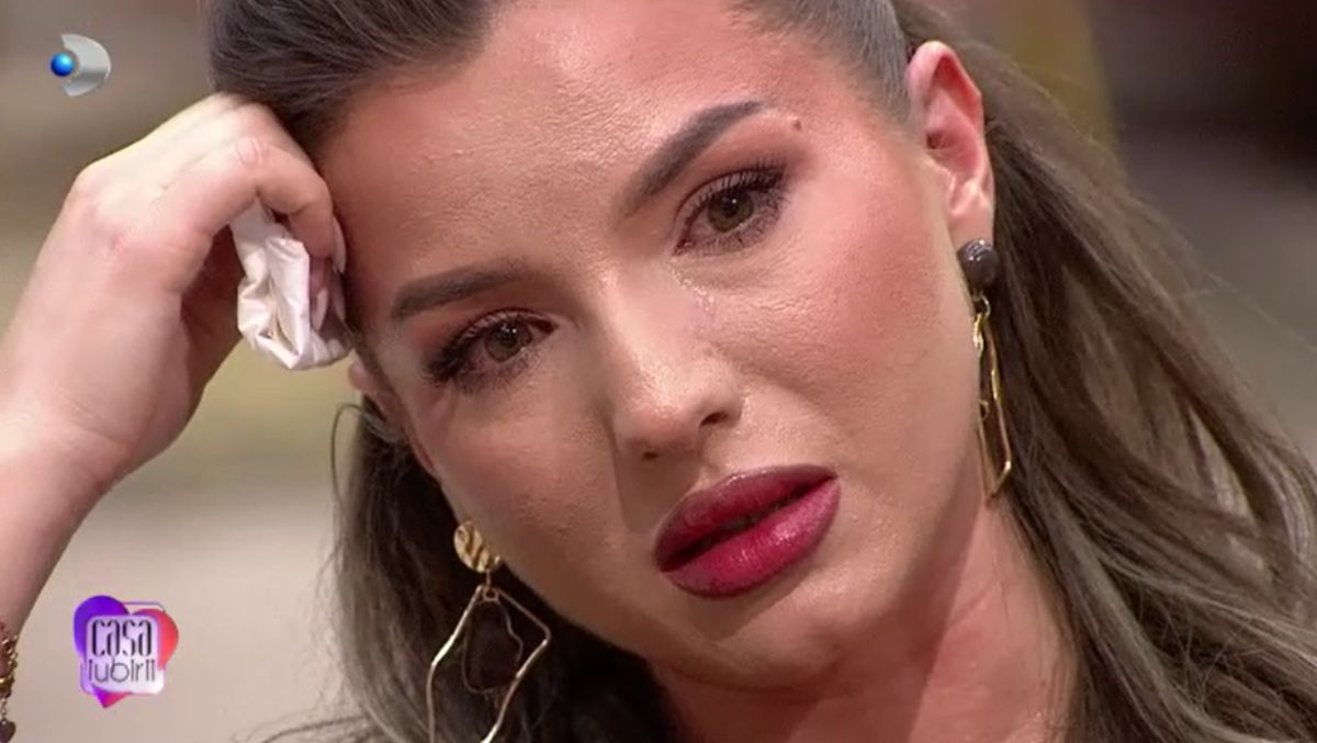 Carolina varsă lacrimi amare după ce a pus punct cu Danciu: „Nu mai pot!”. Cum reacționează concurentul de la „Casa iubirii”