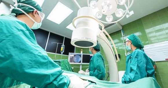  Un bărbat a stat timp de 20 de ani cu un termometru cu mercur &icirc;n abdomen