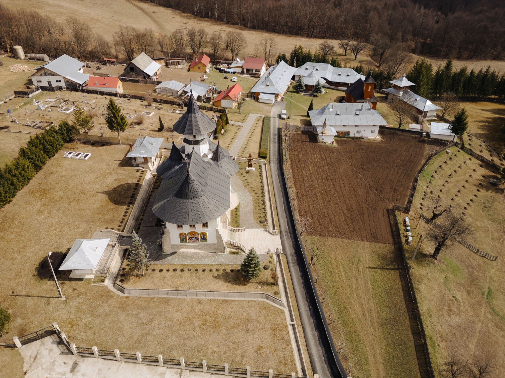 Sâmbătă, de la ora 14:45, la ”ROventura”, Munțiii Vrancei, tărâm încărcat de istorie și spiritualitate