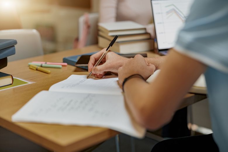 Aproximativ 15.000 de studenți urmează să primească în luna 925 de lei, din fonduri europene