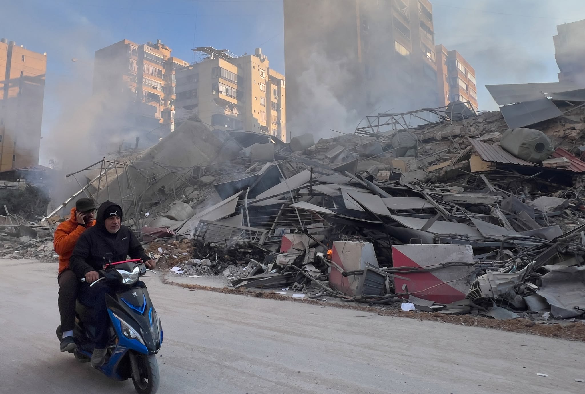 Ziua 55 de conflict în Orientul Mijlociu. Israelul şi Libanul organizează, la Washington, o nouă rundă de negocieri. O jurnalistă și-a pierdut viața în urma bombardamentelor din Liban