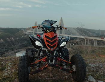 Sf&acirc;rșit tragic pentru un bărbat, &icirc;n județul Olt! Și-a pierdut viața după ce s-a răsturnat cu ATV-ul