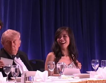 Cine este bărbatul care a deschis focul la Washington &icirc;n timpul Cinei Corespondenților de la Casa Albă. Donald Trump și Melania au fost evacuați de urgență