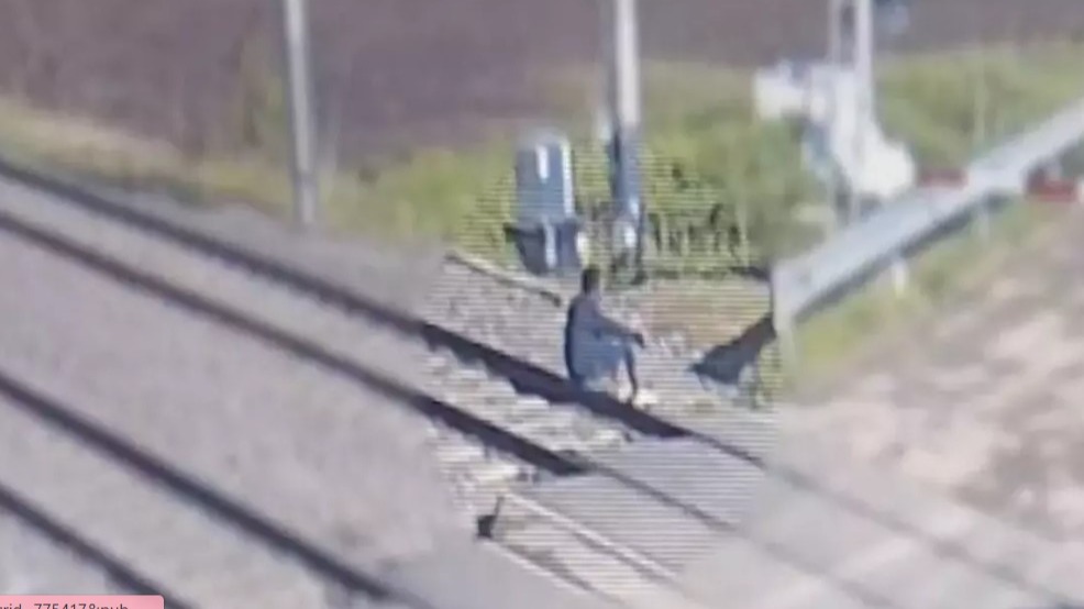 Un bărbat din Alba a sfârșit spulberat de tren! Cum au arătat ultimele clipe din viața sa și de ce nu ar fi reușit să se salveze