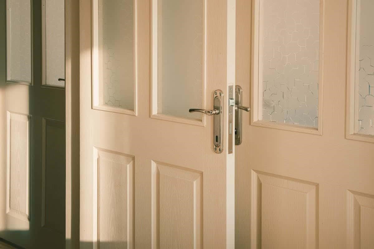 (P) Cum să alegi cele mai potrivite uși de interior pentru casa ta?