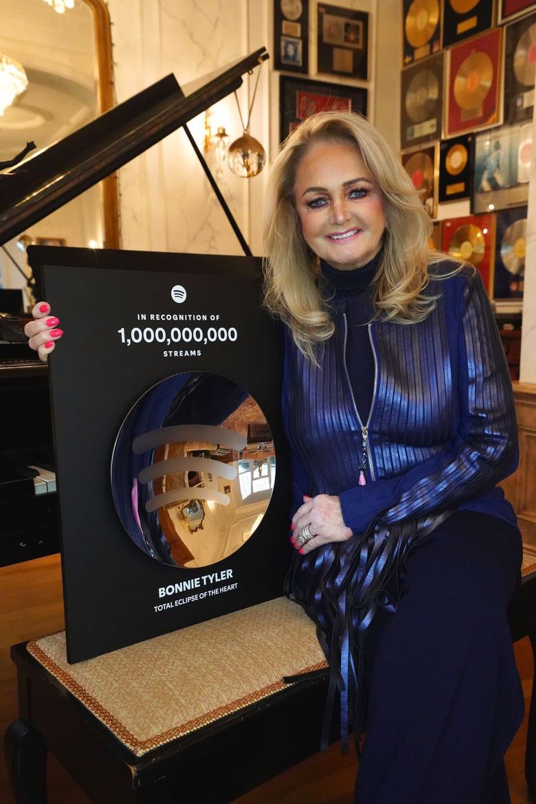 Bonnie Tyler se află în comă indusă.