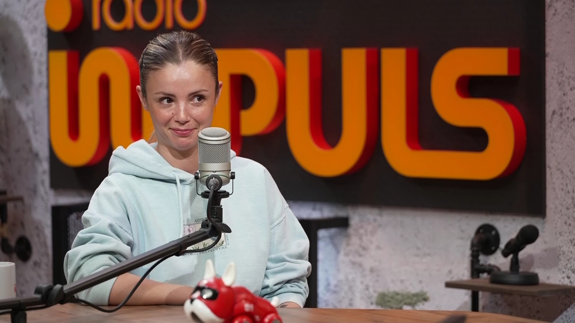 Ramona Dumitrescu, matinala de la Radio Impuls, dincolo de microfon: „Simți că trăiești în momentul în care începi să-ți pui întrebări”