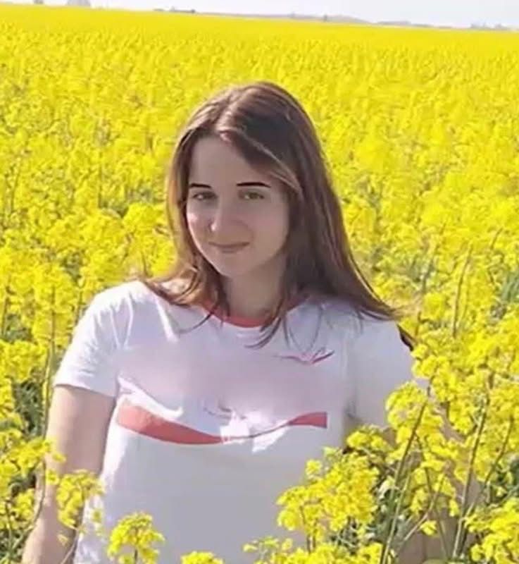 Familia elevei de 18 ani este răpusă de durere.