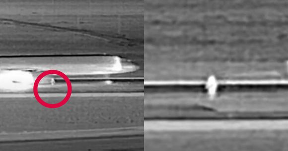Pieton aspirat de motorul avionului