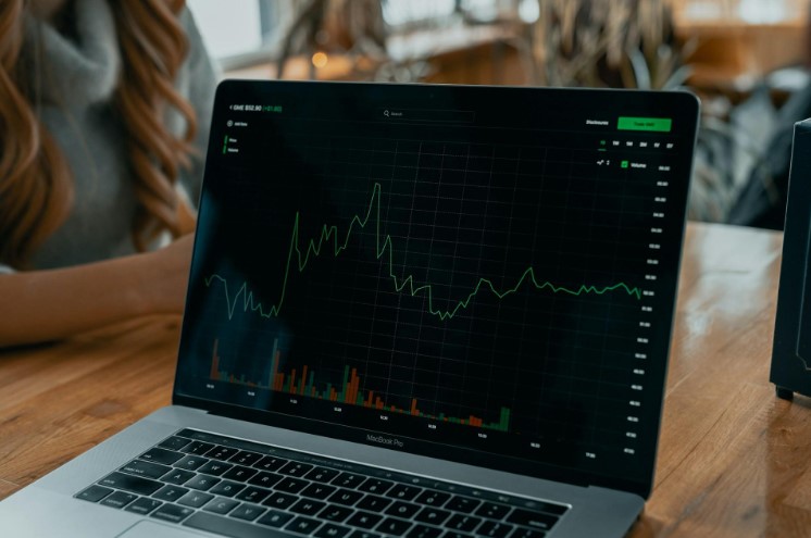 (P) Cum să tranzacționezi pe piața Forex: ghid practic pentru începători