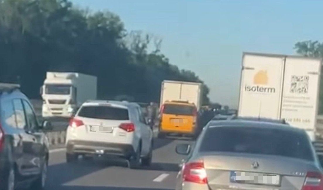 BREAKING NEWS Trafic îngreunat pe Autostrada A3, pe sensul de mers spre București, în urma unui impact violent între trei mașini