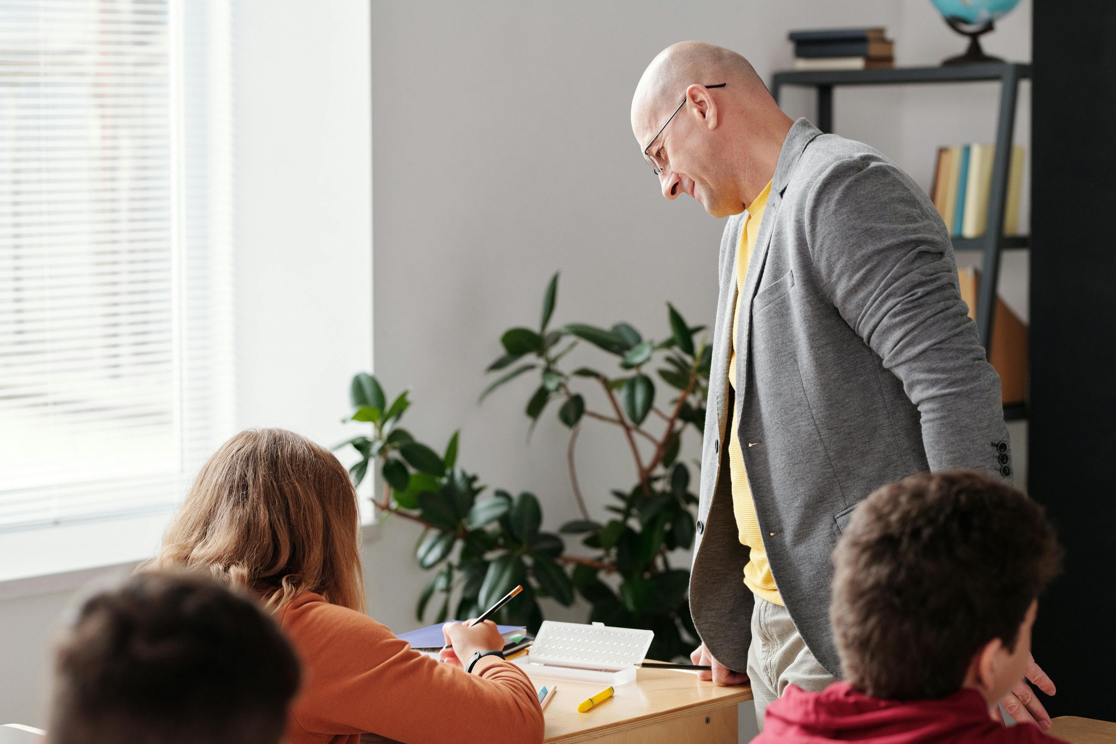 Zilele de 1 și 5 iunie sunt zile libere legal pentru elevi și profesori. Cine mai beneficiază de zilele libere