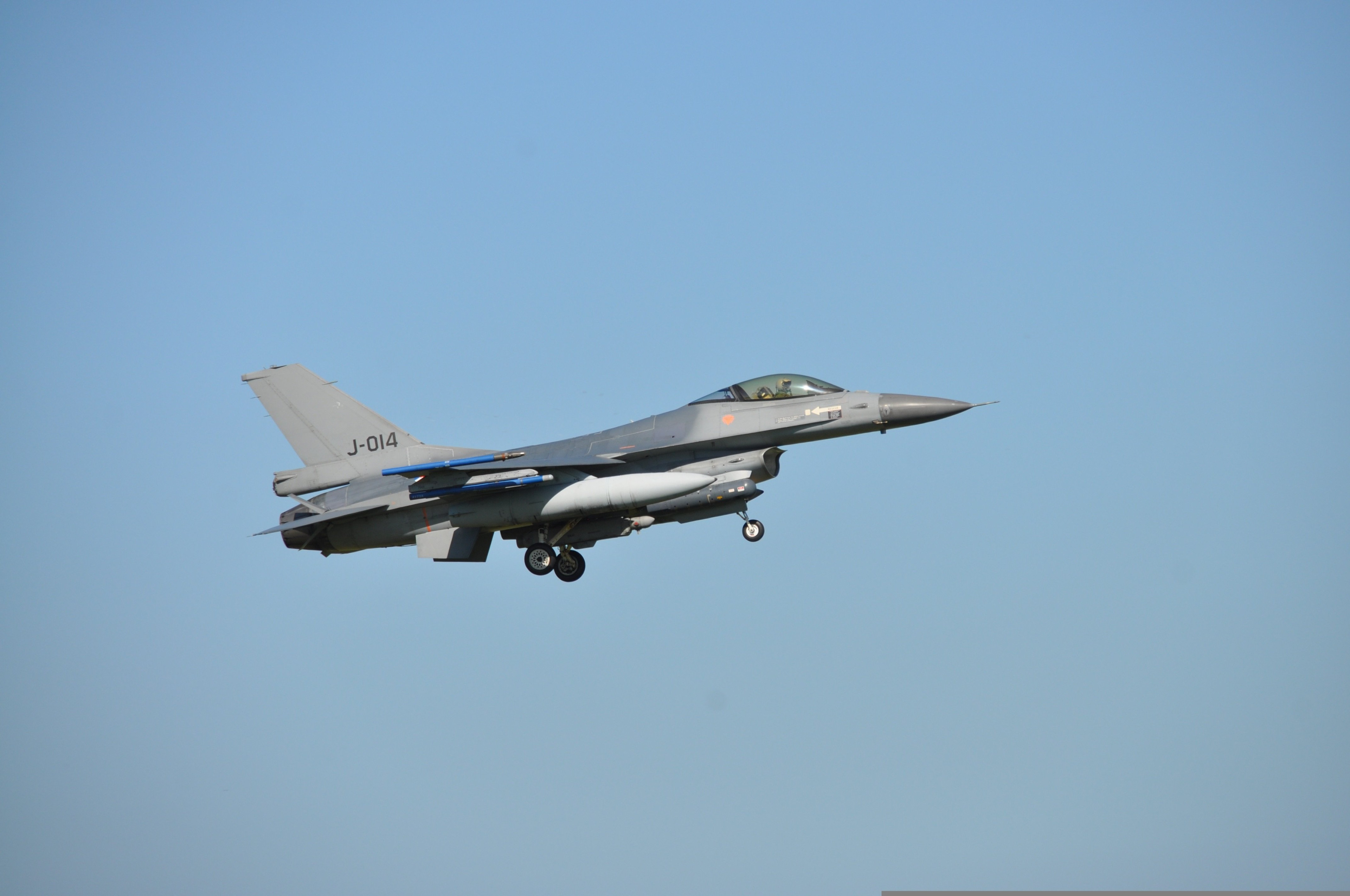 NEWS ALERT Un avion F-16 românesc aflat în misiune a interceptat o dronă în Estonia