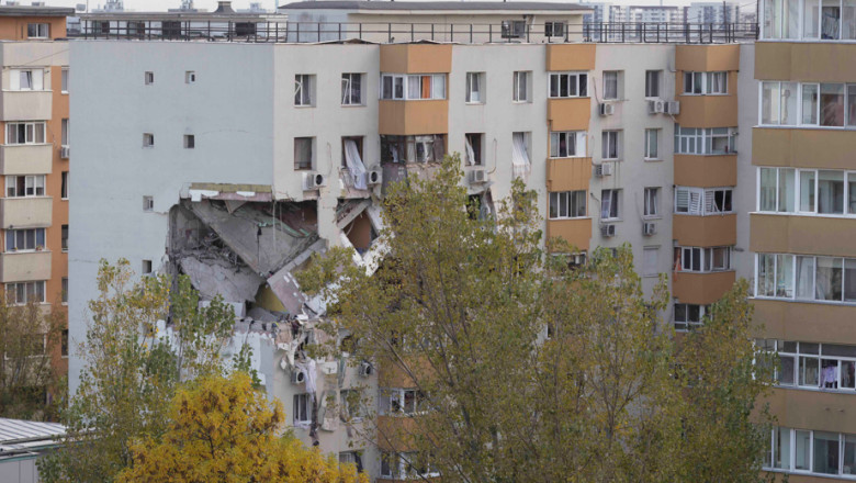 Când se vor putea întoarce locatarii blocului din Rahova în locuințele lor. Anunțul făcut de primarul Ciprian Ciucu: "Importantă e viața dumneavoastră, bunurile se pot întregii"