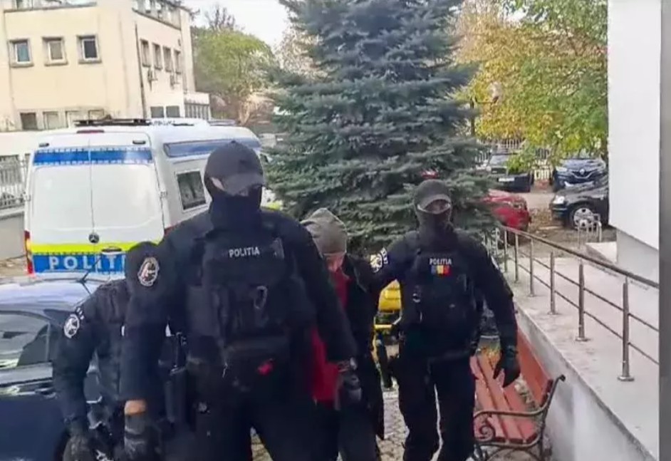 O femeie din Botoșani a fost găsită moartă în casă, cu urme clare de violență. Principalul suspect este chiar soțul ei