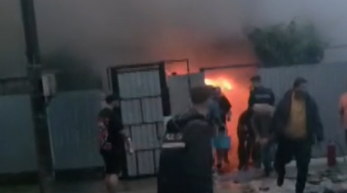 Un bărbat de 58 s-a stins din viață după ce locuința în care locuia a fost mistuită de foc, în Brăila. Alte două persoane au ajuns la spital