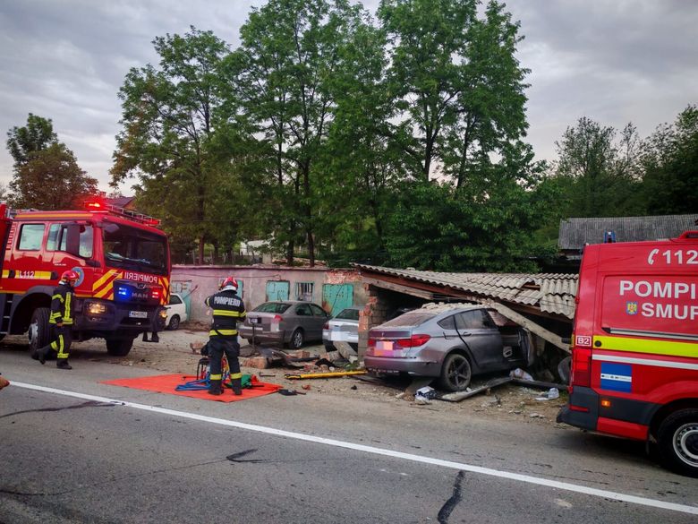 Două persoane au fost rănite în urma unui grav eveniment rutier produs în Rebrișoara