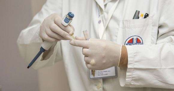 Zeci de persoane cu Ebola au fugit din centrele medicale din Congo unde erau internate.