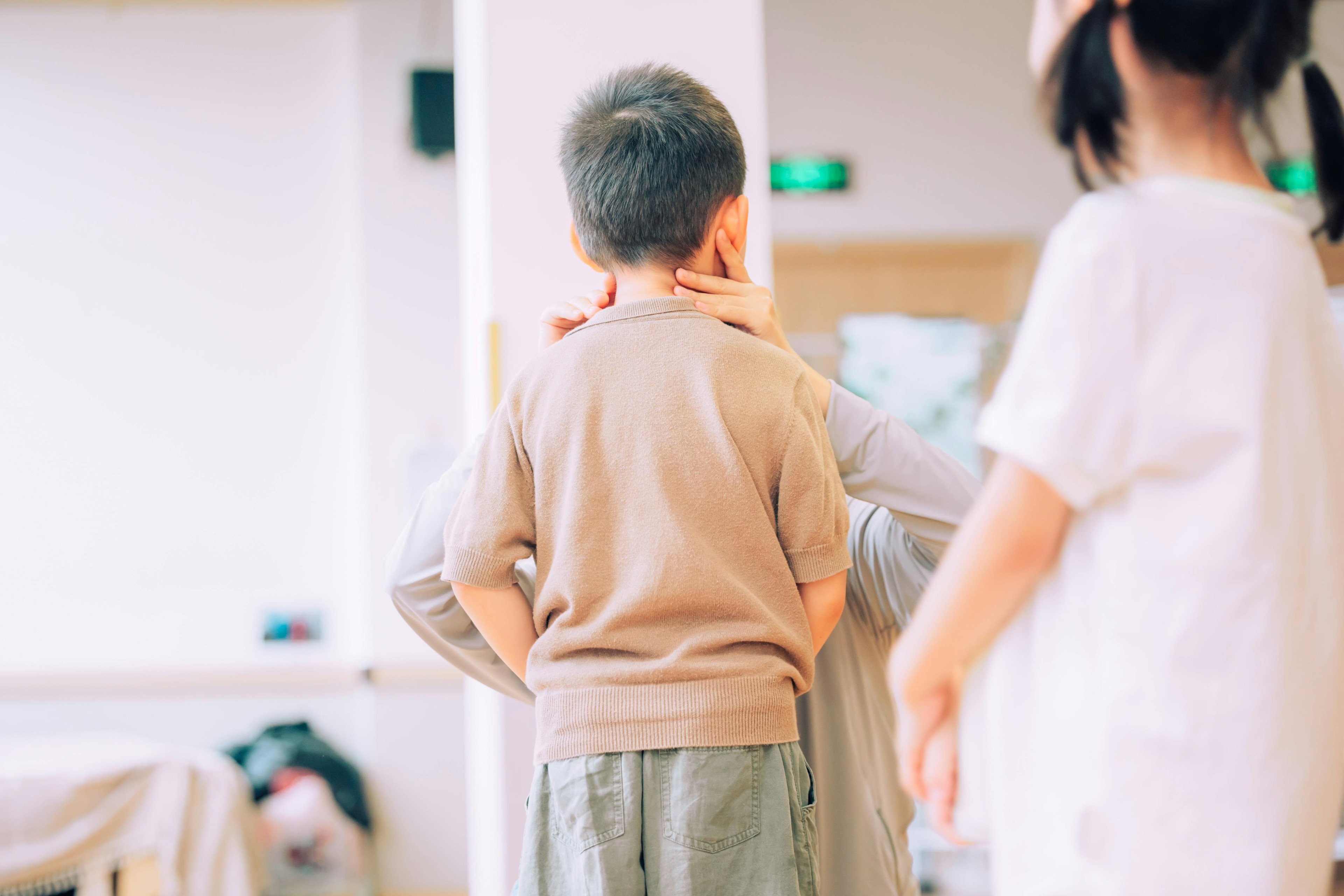 Boala care bagă spaima în părinți. Spitalele din România înregistrează tot mai multe cazuri în rândul copiilor
