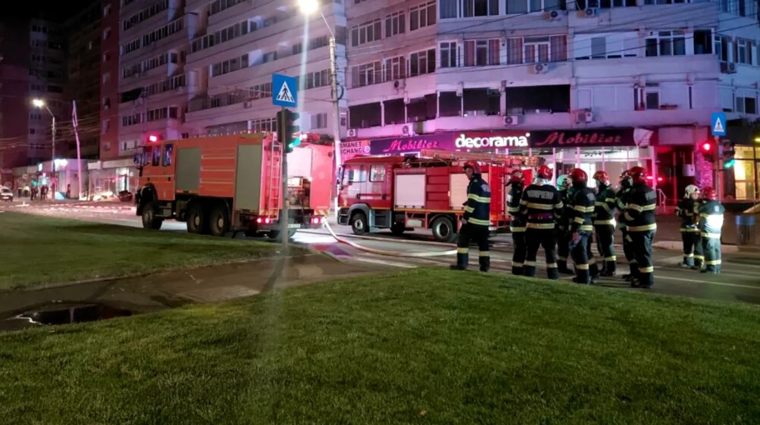 BREAKING NEWS Momentul în care o dronă rusească s-a prăbușit pe un bloc cu zece etaje din Galați. Cum arată apartamentul lovit