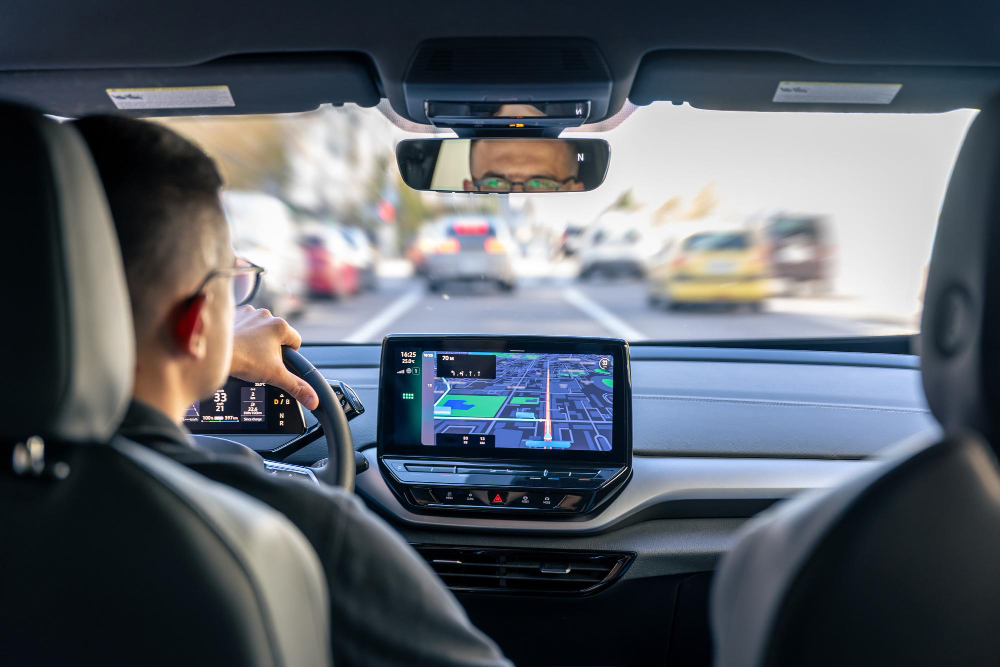 (P) Navigația auto și camera de marșarier – soluția ideală pentru trafic urban