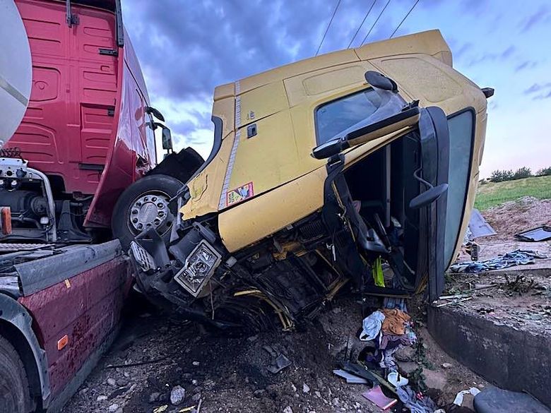 O femeie de 53 de ani din județul Cluj și-a pierdut viața, iar trei bărbați au fost răniți în Bihor