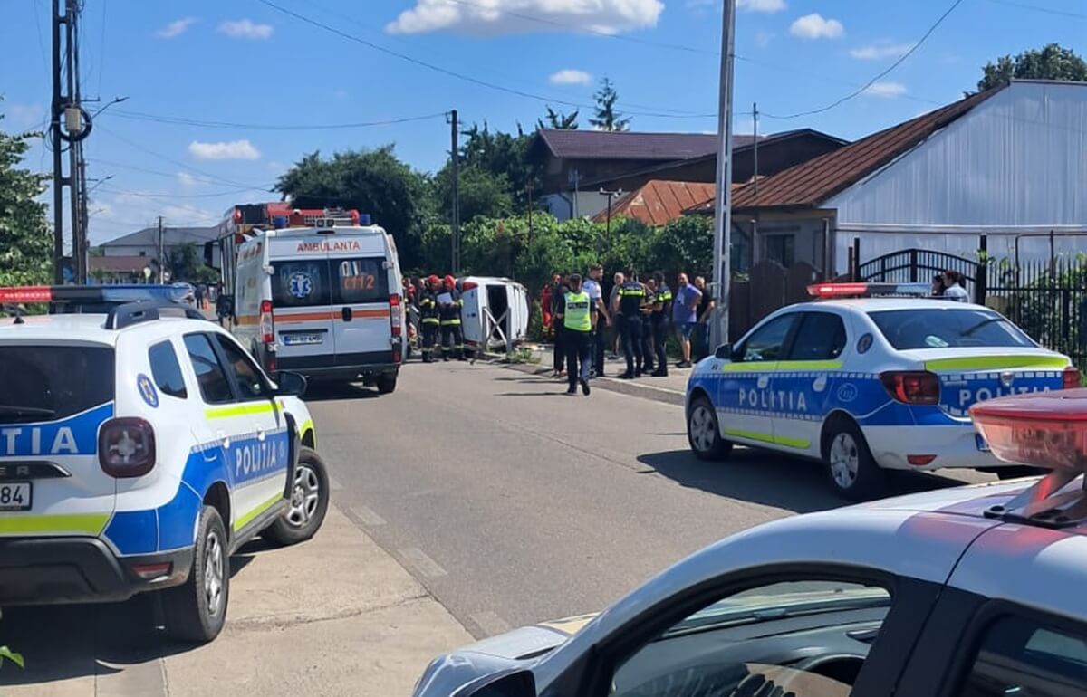 Un tânăr de 25 de ani și-a pierdut viața după ce s-a răsturnat cu mașina în Băicoi, județul Prahova