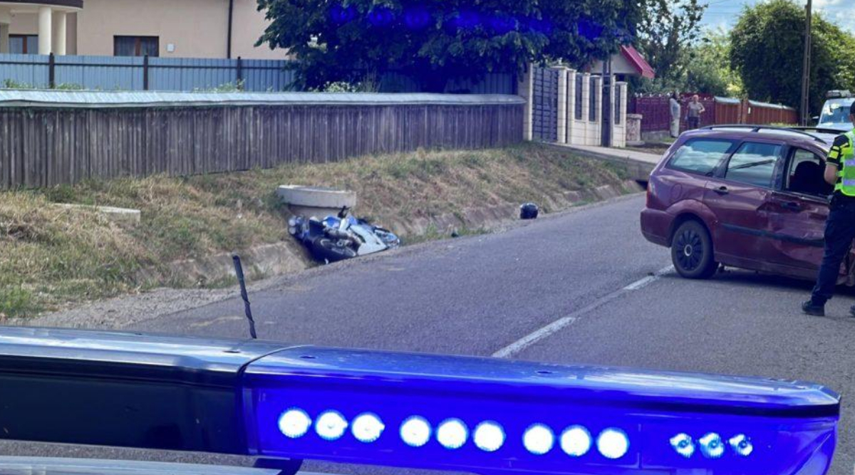 Un motociclist și o femeie, în stare gravă după o ciocnire violentă în Corni, județul Botoșani