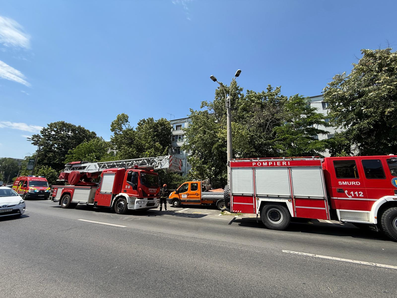NEWS ALERT Pericol de deflagrație într-un bloc din Sectorul 3 al Capitalei. 40 de persoane au fost evacuate în urma unor scurgeri de gaze