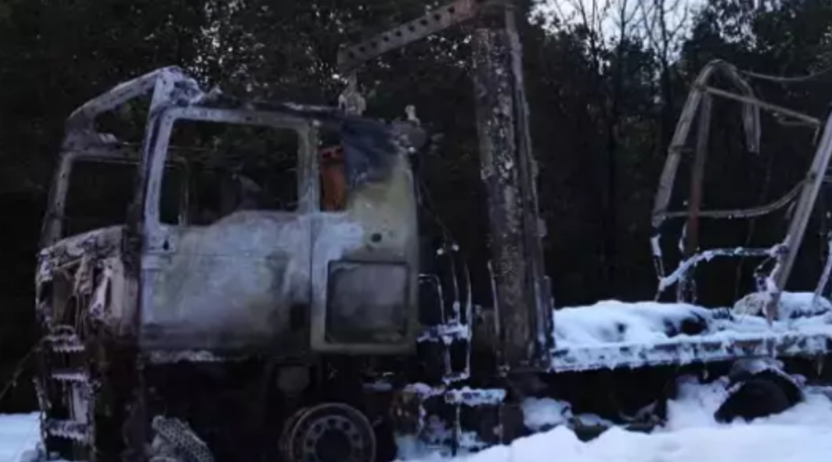 Clipe de coșmar pentru un șofer român pe o autostradă din Germania. Camionul încărcat cu butelii cu gaz a fost mistuit de foc, iar circulația a fost complet blocată