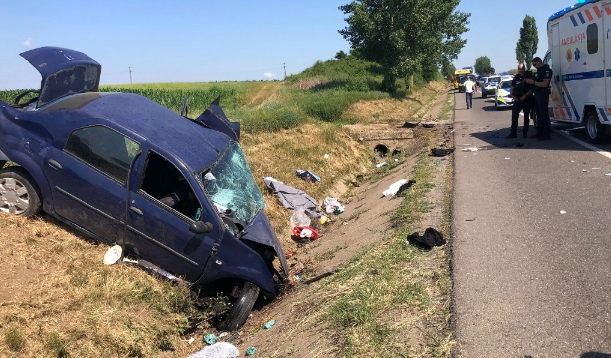 Un bărbat și-a pierdut viața la ieșirea din Adjud, după ce a intrat cu mașina într-un cap de pod