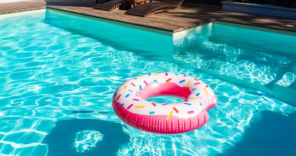 O fetiță de 7 ani și-a pierdut viața după ce a intrat&nbsp;&icirc;ntr-o piscină din București