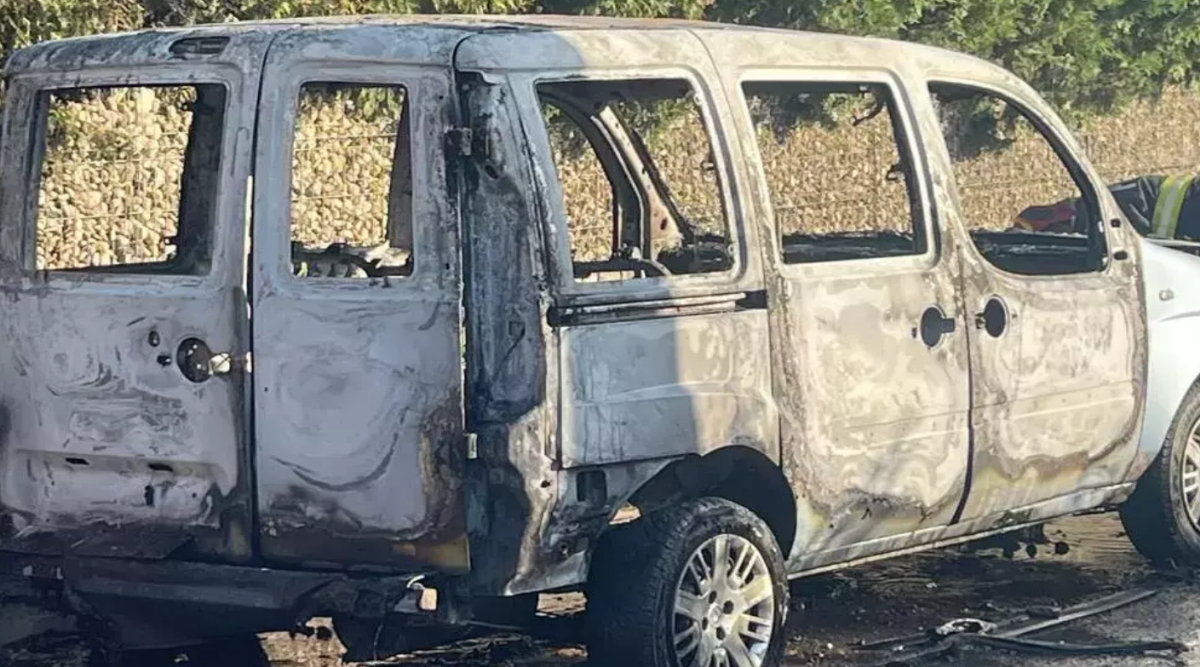 Un bărbat a fost găsit carbonizat într-o mașină, în Galați. Autoritățile cred că acesta și-ar fi pus capăt zilelor