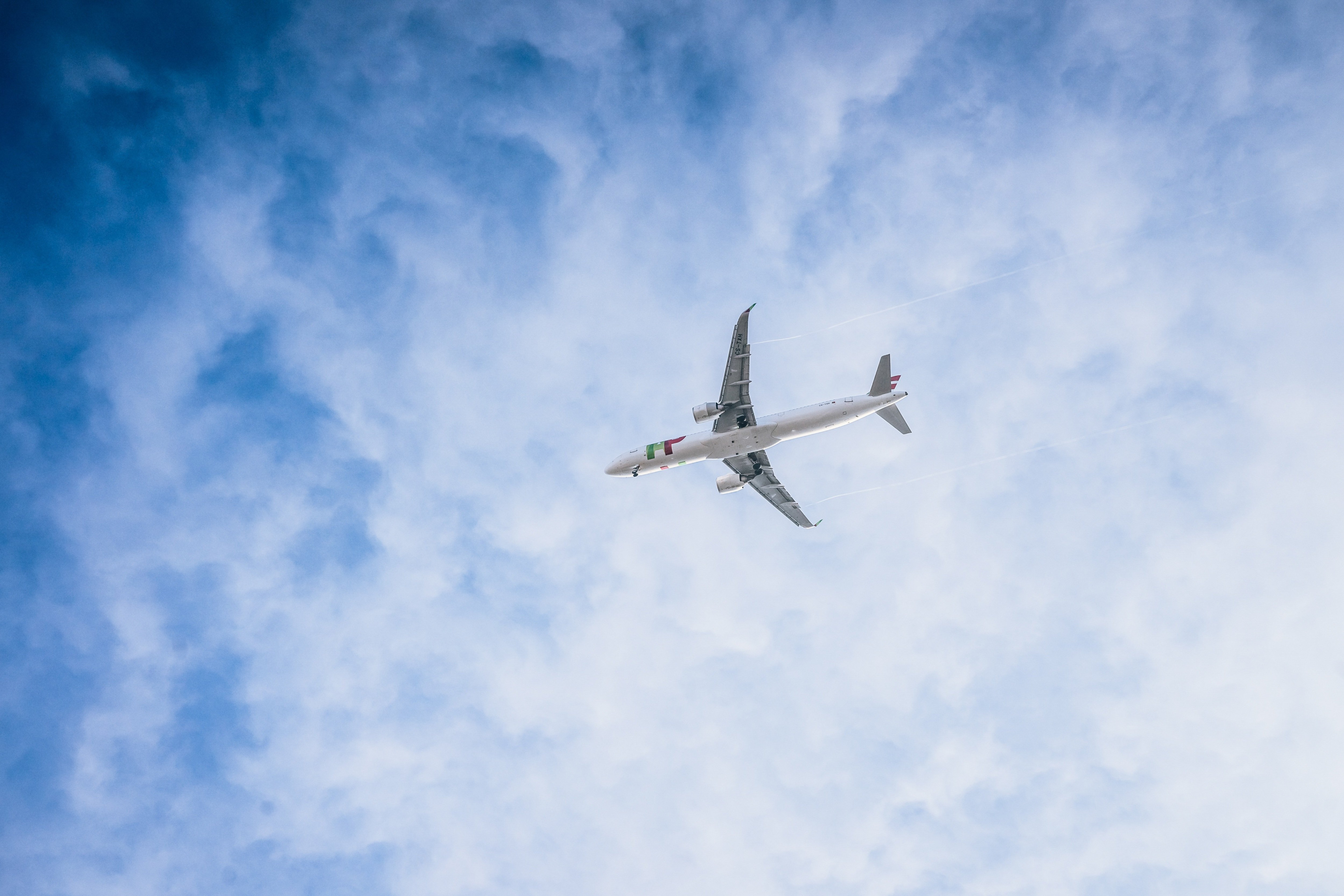 Un avion cu pasageri s-a ciocnit o dronă înainte de aterizare. Pilotul face declarații halucinante