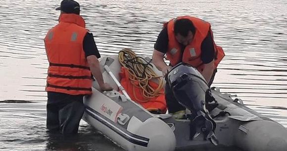 Un bărbat de 57 de ani a fost găsit fără suflare &icirc;n apele de derivație al Canalului Siret