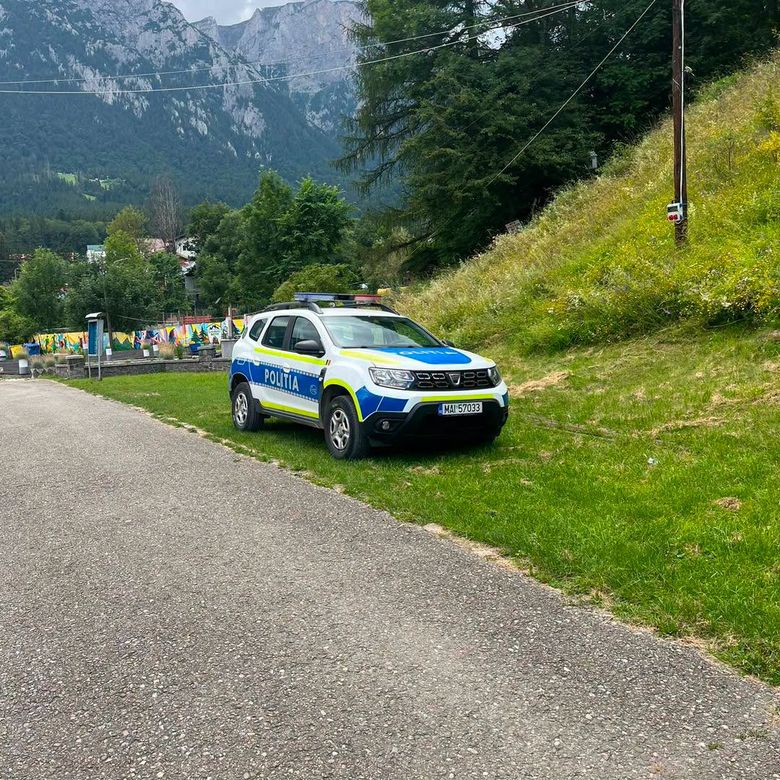 O amplă operațiune de salvare a avut loc în Munții Bucegi, după ce patru alpiniști au căzut aproximativ 10 metri în zona Valea Albișoarei din Bușteni