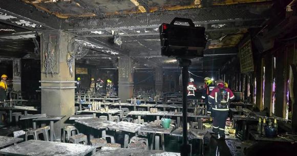Cel puțin 27 de persoane și-au pierdut viața după ce un club din Bangkok fost cuprins de foc.