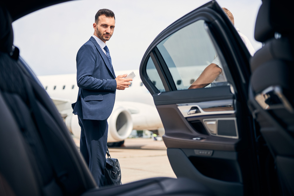 (P) Prima vizită în Londra? Cum îți simplifică transferul o mașină cu șofer dedicat