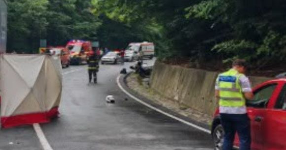 Un motociclist și-a pierdut viața pe DN 13, &icirc;n Brașov.