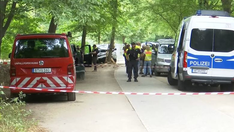 O persoană și-a pierdut viața, iar alte 17 au fost rănite după ce un vehicul a intrat în mulțime în apropierea festivalului Pride din Berlin