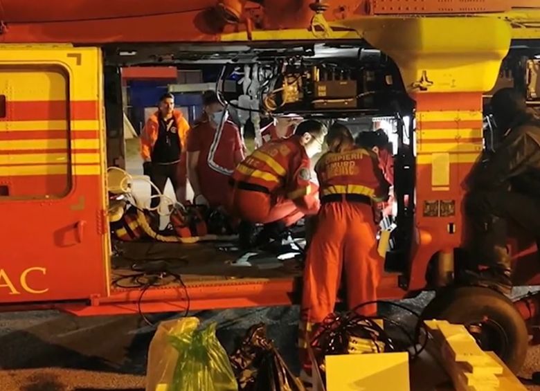 O tânără de 18 ani, aflată în stare gravă după ce s-a îmbolnăvit la un festival de pe litoral, a fost transferată de la Craiova la Spitalul Floreasca 
