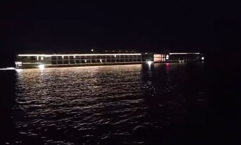 O navă de croazieră sub pavilion elvețian a rămas blocată pe Dunăre din cauza nivelului foarte scăzut al apei.