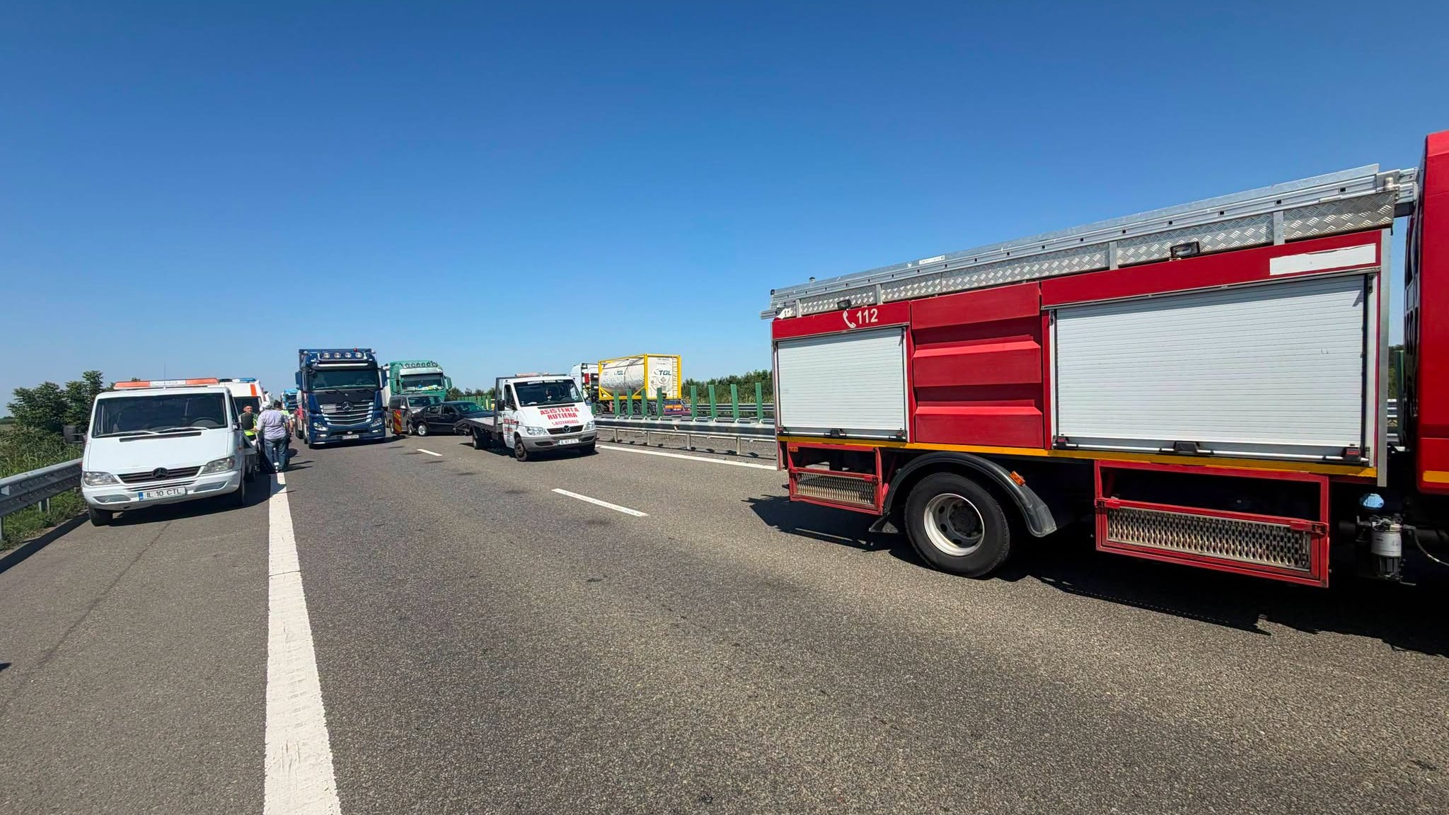 A fost activat Planul Roșu pe A2, după o tamponare în lanț! Patru autovehicule și 12 persoane au fost implicate